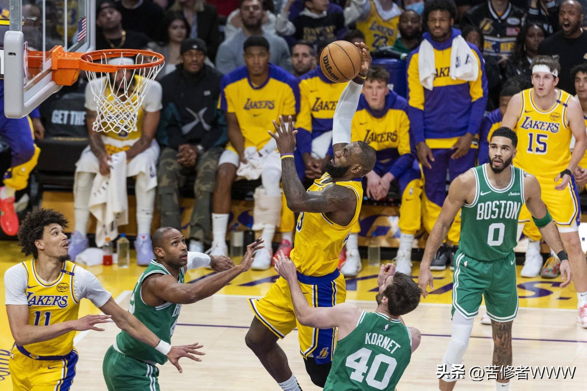 九游客户端入口-塔图姆强势横扫湖人晋级半决赛，状态火热！的简单介绍