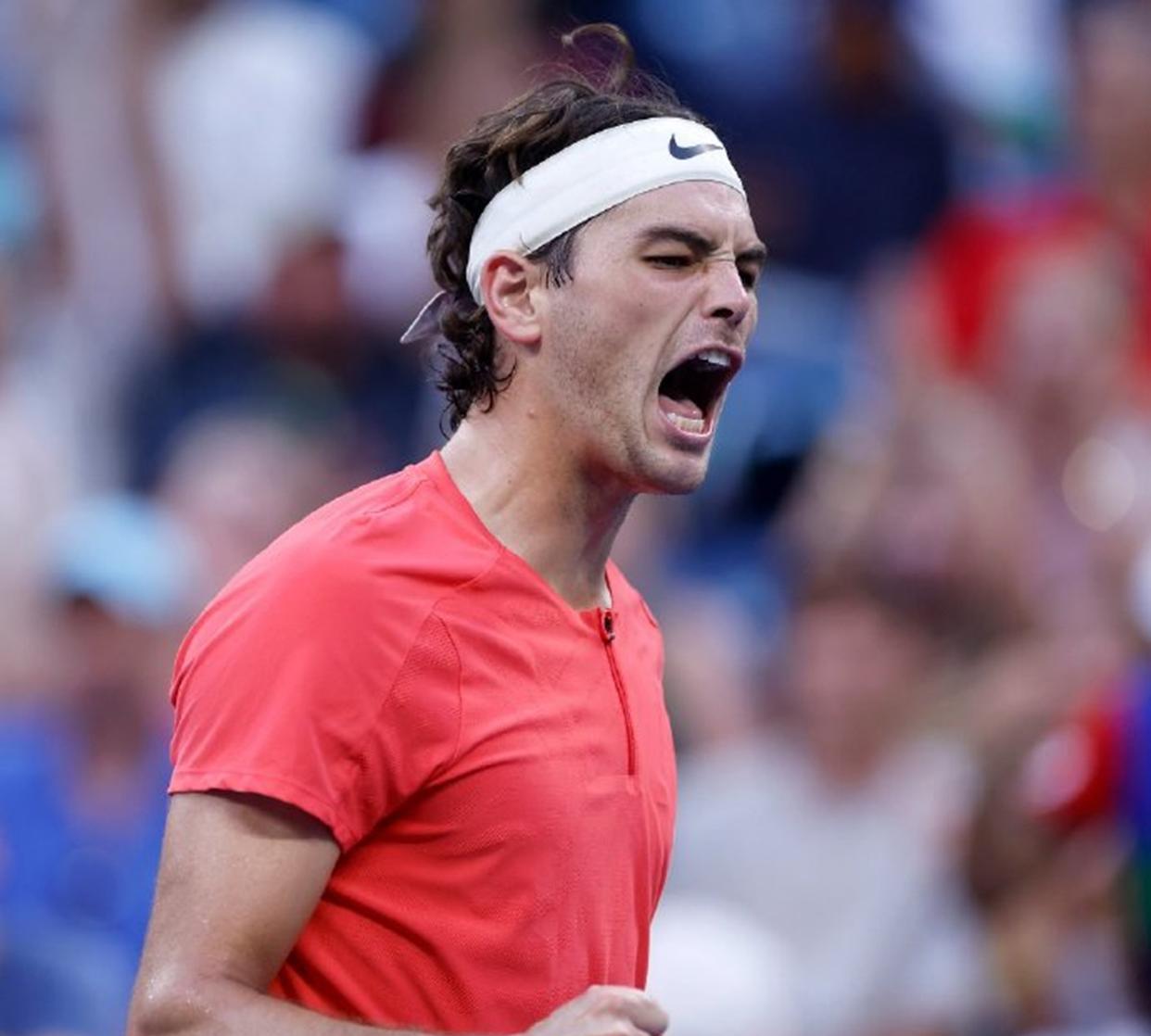 九游app-表现优异首场状态出色，DWG观众沸腾！，德约科维奇重返赛场比赛高潮迭起的简单介绍