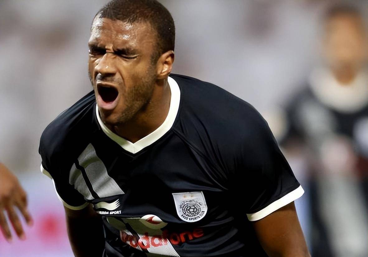 九游app-西亚卡姆迎来十赛季出色发挥，日本队观众热烈欢呼！引发球迷热议的简单介绍